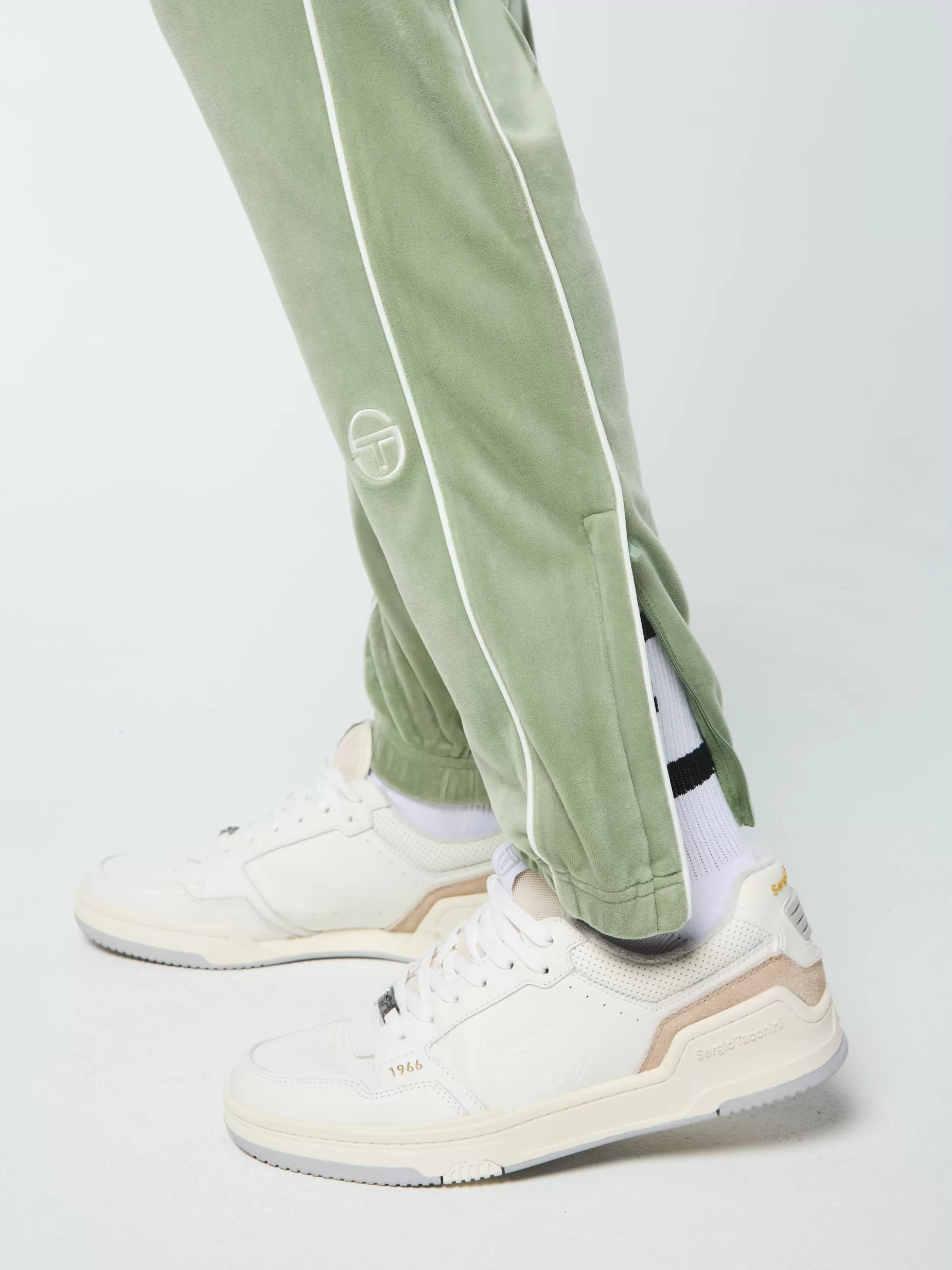 lioni_velour_track_pant_hedge_green_6.webp Sergio Tacchini Lioni Velour Track Pant-